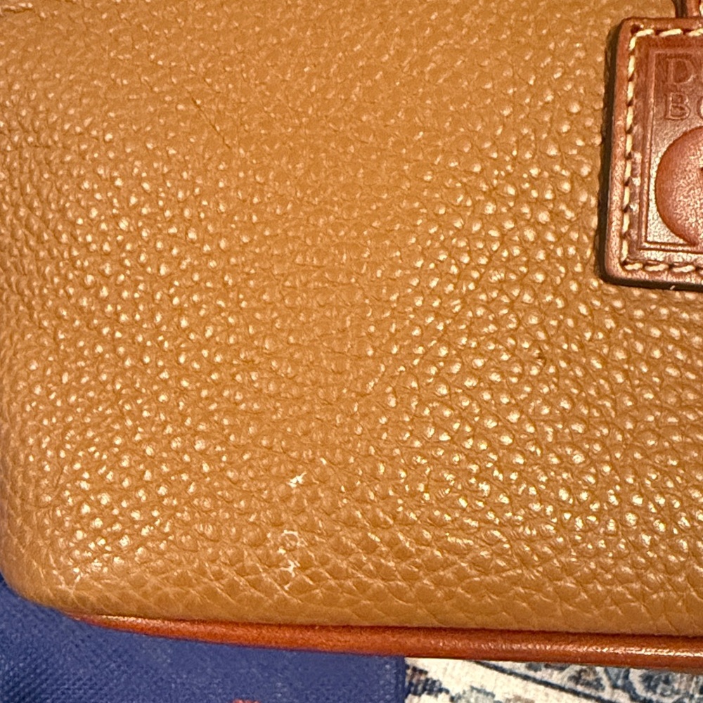 Dooney & Bourke pebble grain crossbody - Picture 4 of 5